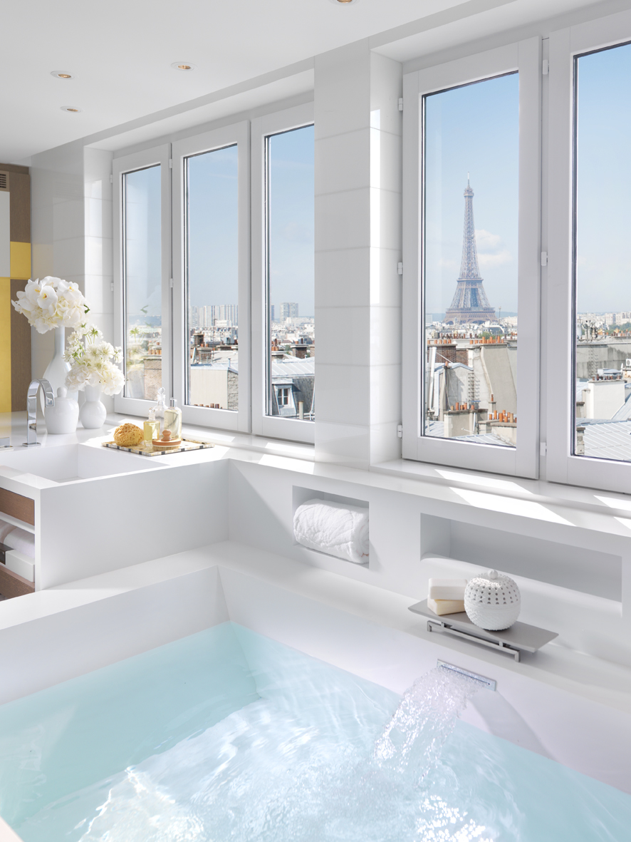 Read more about the article The Height of Parisian Luxury at The Mandarin Oriental Paris