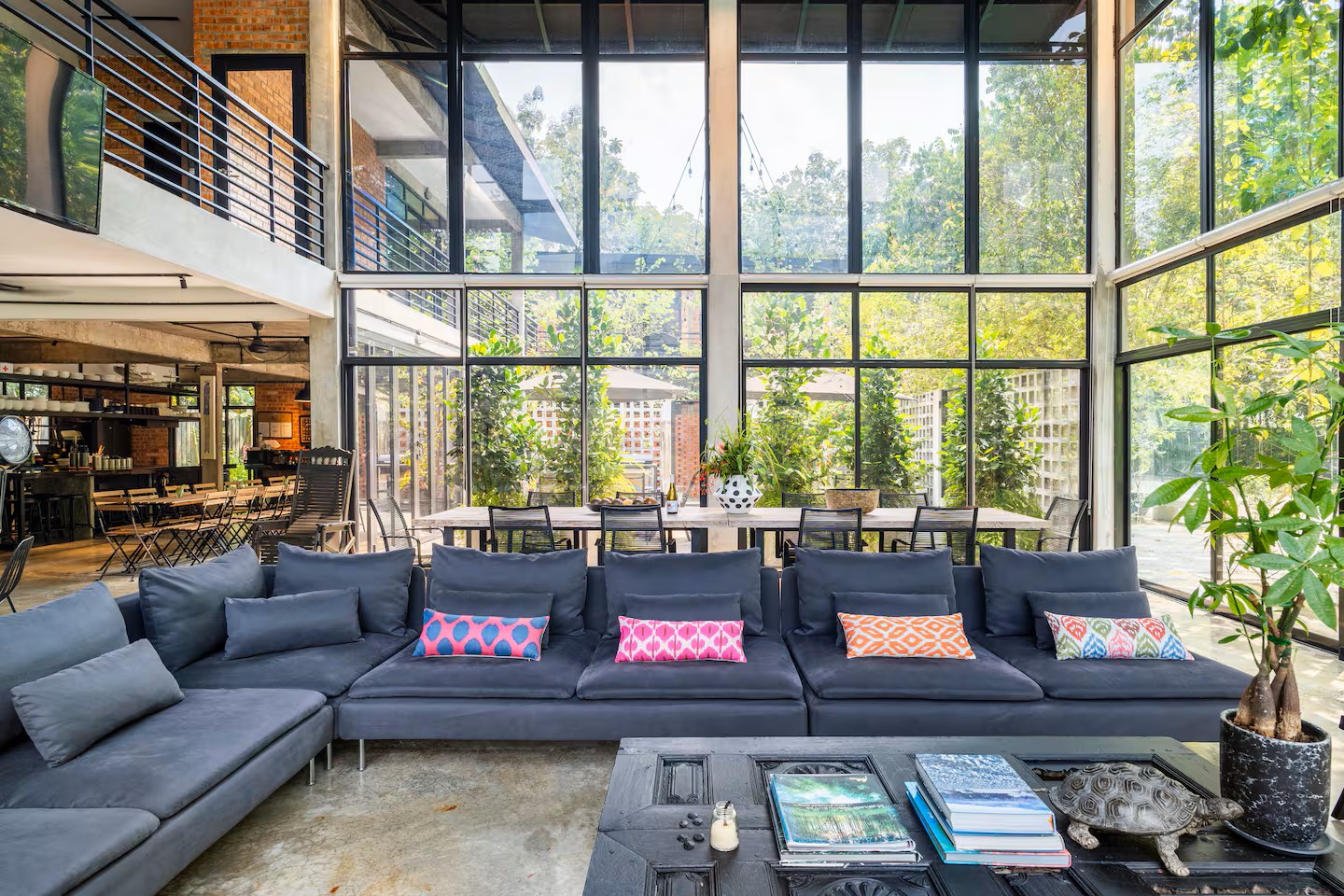 Airbnb Homes for the Upcoming Festive Season 