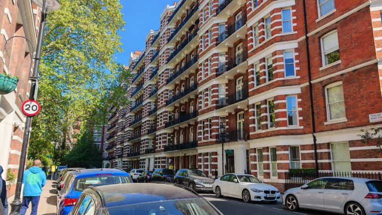 Read more about the article Why Airbnb Stays Are the Perfect Choice for a Family Getaway to London
