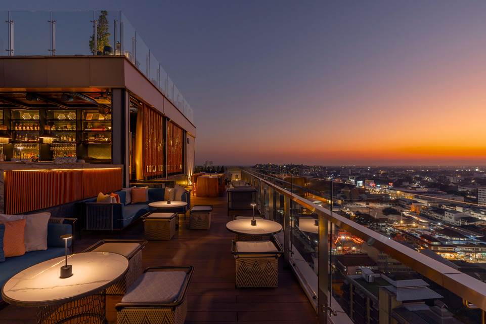 You are currently viewing Three Sky-High Thai Bars Put Sunset on The Menu with Diverse Dining Experiences