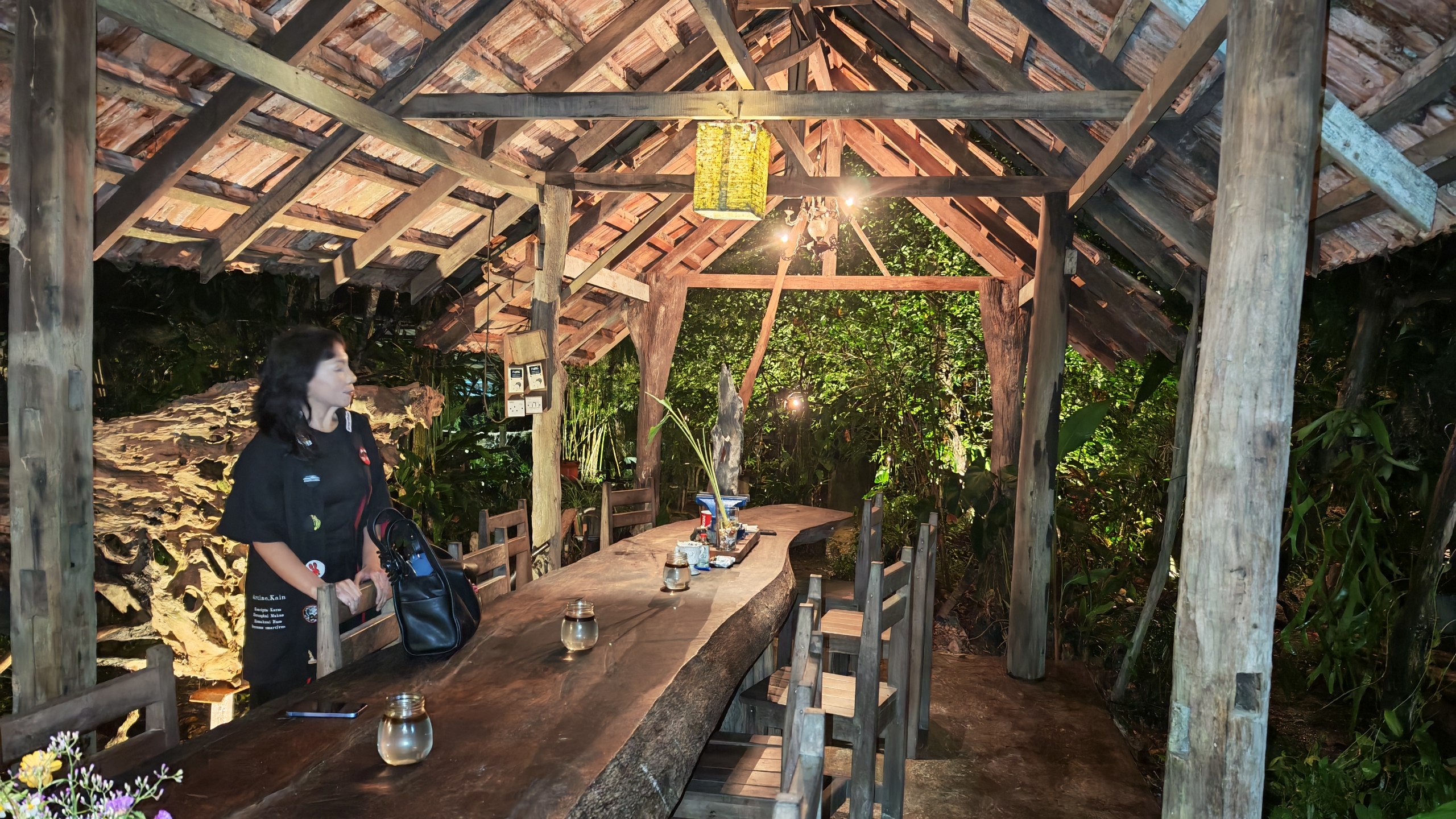 You are currently viewing Escape the City: 5 Reasons Why Kuala Lipis’ Kayu Kayan Cafe is a Must-Visit Rural Dining Gem