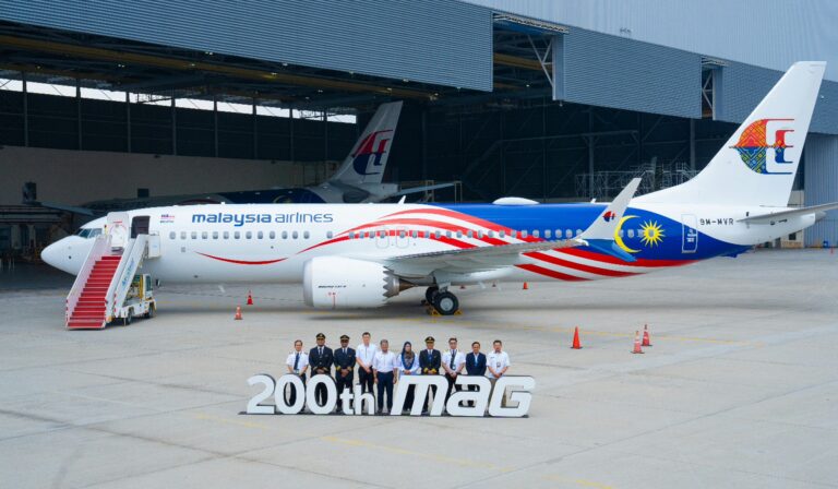 Read more about the article Malaysia Airlines Marks 200th Boeing Aircraft Delivery Milestone with Latest 737-8 Arrival 