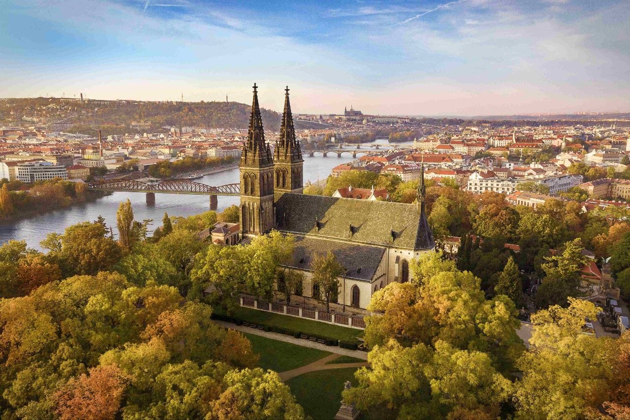 You are currently viewing Vietjet to Launch New Hanoi – Prague Route, Expanding Affordable Europe Travel Options