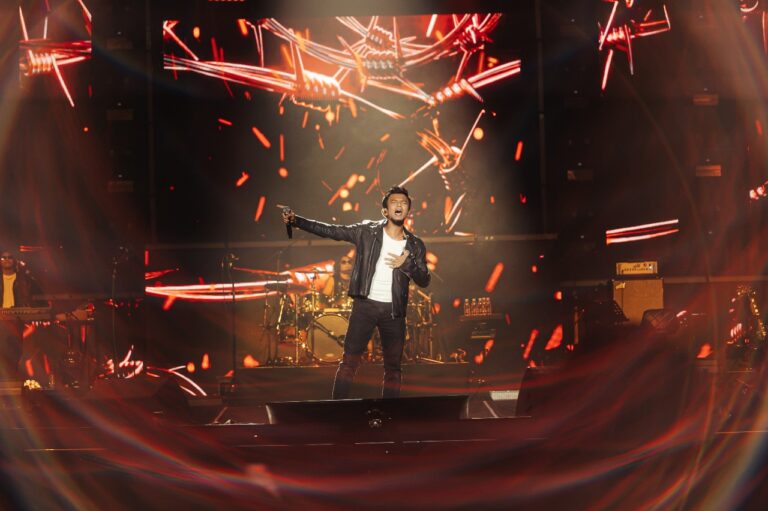 Read more about the article 10,000 Voices Sang with Faizal Tahir at His ‘Suara Rakyat’ Concert