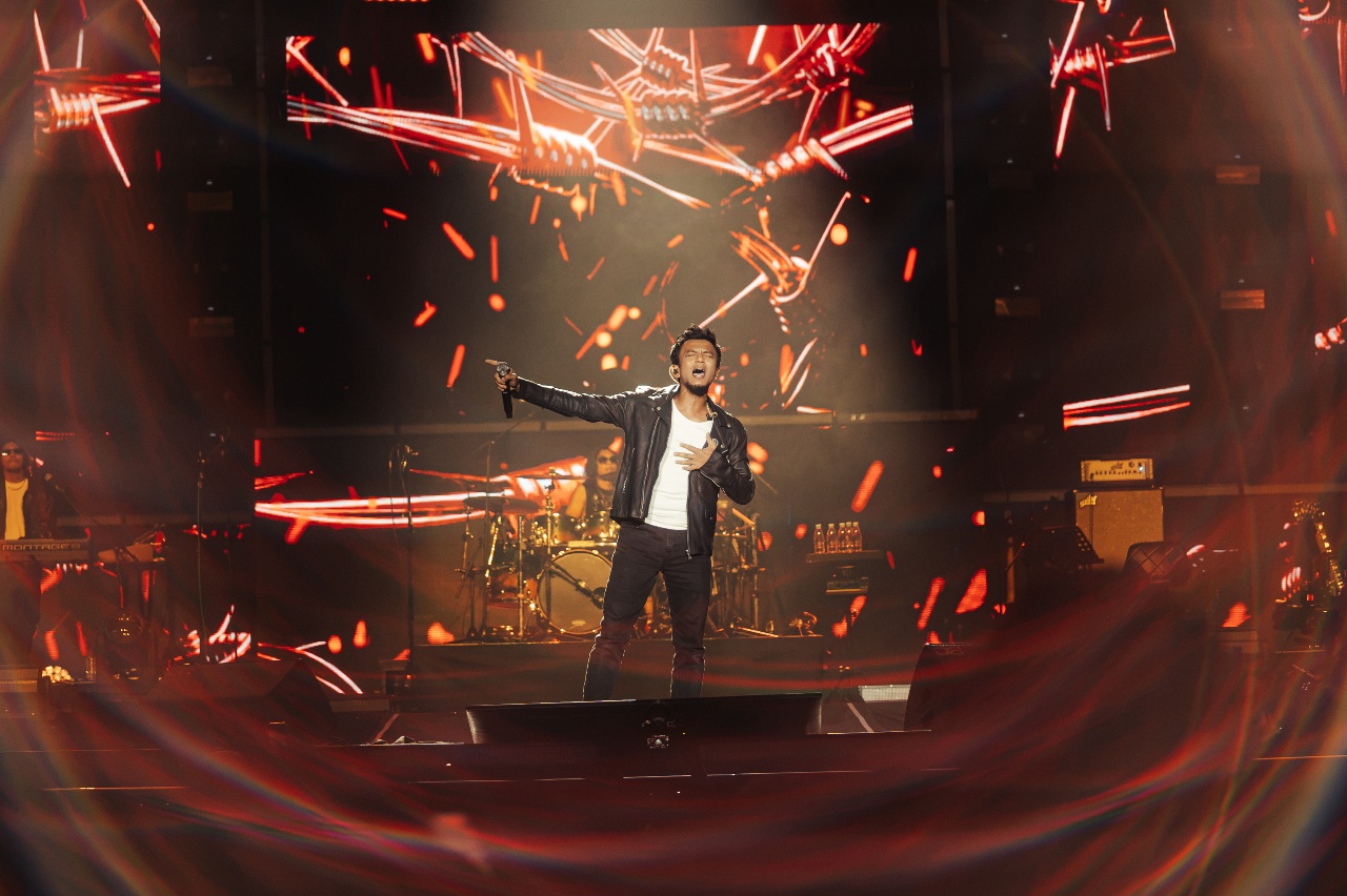 You are currently viewing 10,000 Voices Sang with Faizal Tahir at His ‘Suara Rakyat’ Concert